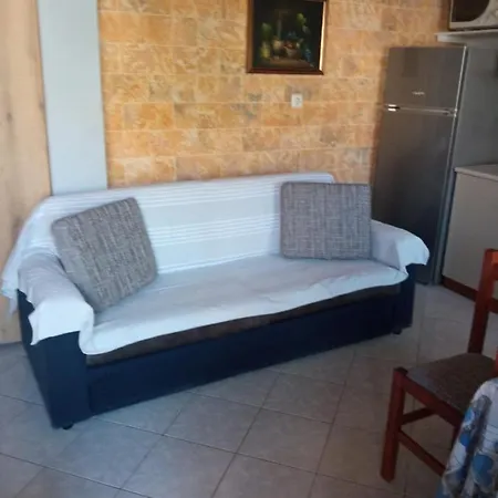 Annas * Sykia Chalkidikis