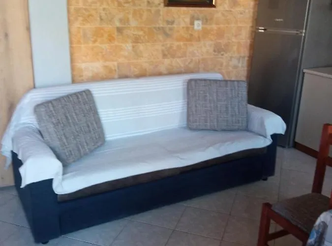 Annas * Sykia Chalkidikis